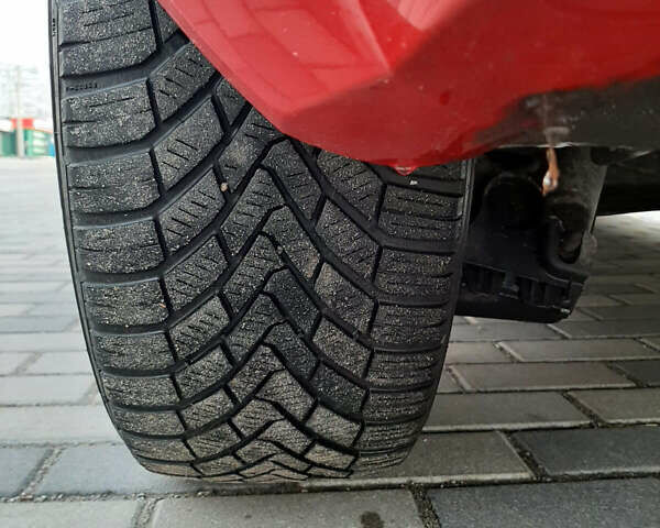 Красный Рено Меган, объемом двигателя 1.6 л и пробегом 170 тыс. км за 6200 $, фото 9 на Automoto.ua