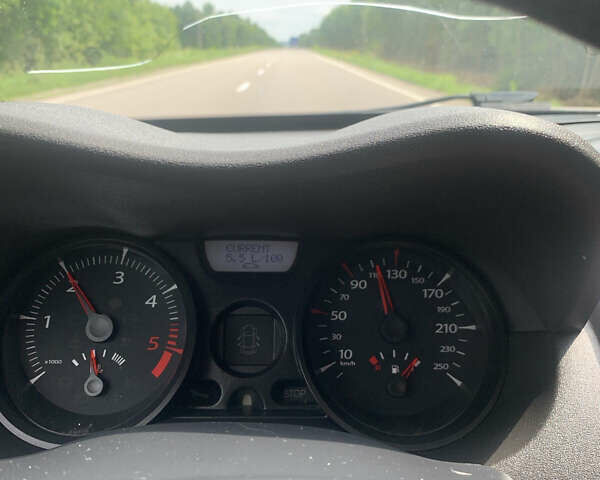 Красный Рено Меган, объемом двигателя 1.87 л и пробегом 260 тыс. км за 4950 $, фото 9 на Automoto.ua