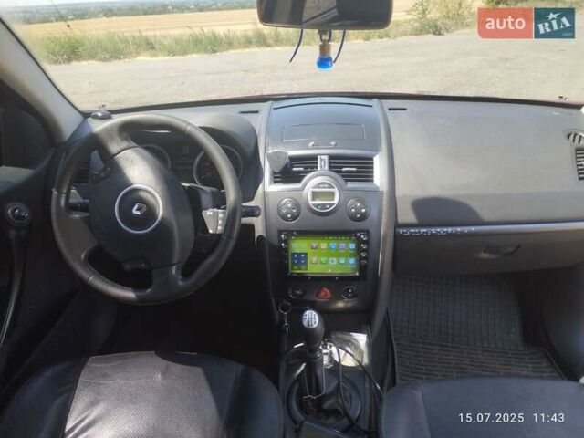 Красный Рено Меган, объемом двигателя 1.5 л и пробегом 250 тыс. км за 5500 $, фото 5 на Automoto.ua