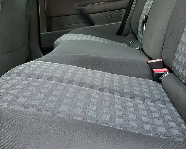 Красный Рено Меган, объемом двигателя 1.6 л и пробегом 170 тыс. км за 6200 $, фото 24 на Automoto.ua