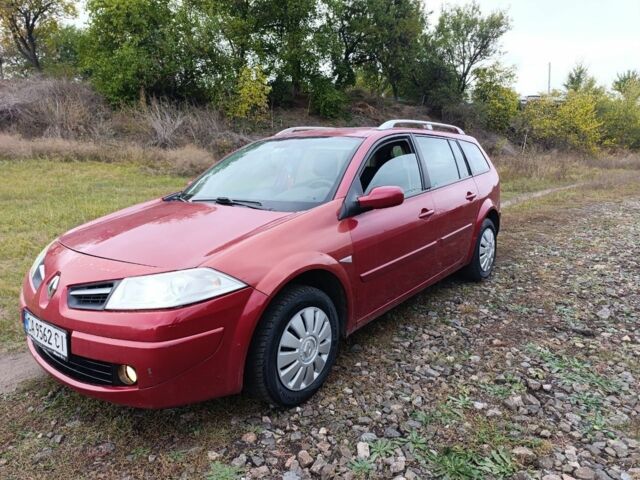Червоний Рено Меган, об'ємом двигуна 1.4 л та пробігом 212 тис. км за 3950 $, фото 2 на Automoto.ua