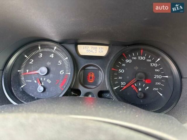 Рено Меган 2009 в Хмельницком на Automoto.ua Красный Рено Меган, объемом двигателя 1.6 л и пробегом 157 тыс. км за 5800 $, фото 26 на Automoto.ua