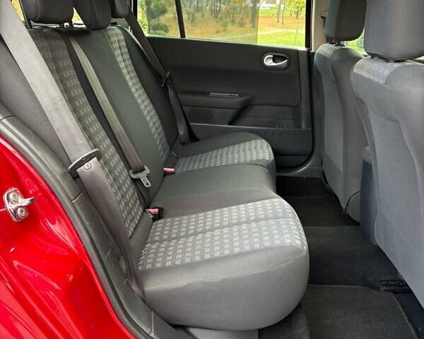 Рено Меган 2009 в Хмельницком на Automoto.ua Красный Рено Меган, объемом двигателя 1.6 л и пробегом 157 тыс. км за 5800 $, фото 31 на Automoto.ua