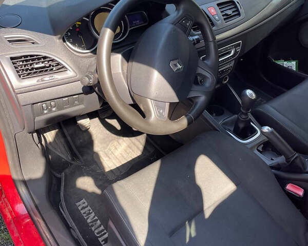 Червоний Рено Меган, об'ємом двигуна 1.46 л та пробігом 260 тис. км за 6300 $, фото 6 на Automoto.ua