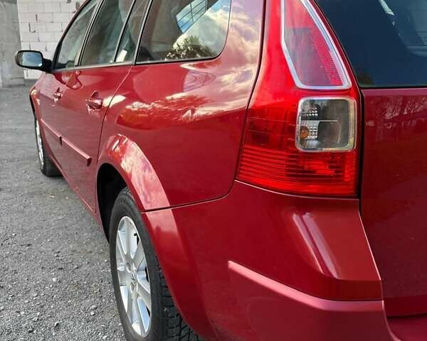 Рено Меган 2009 в Хмельницком на Automoto.ua Красный Рено Меган, объемом двигателя 1.6 л и пробегом 157 тыс. км за 5800 $, фото 13 на Automoto.ua