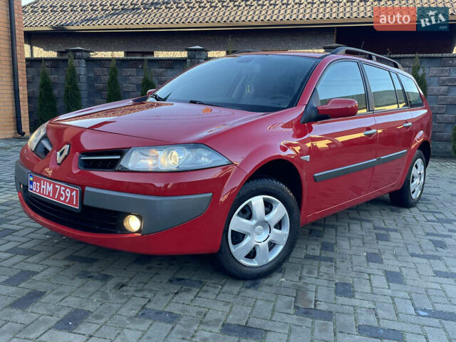 Красный Рено Меган, объемом двигателя 1.6 л и пробегом 222 тыс. км за 5499 $, фото 3 на Automoto.ua