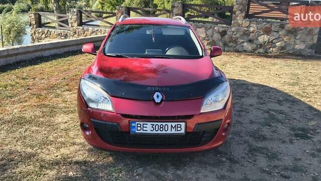 Красный Рено Меган, объемом двигателя 1.46 л и пробегом 393 тыс. км за 6200 $, фото 5 на Automoto.ua