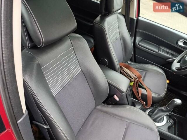 Красный Рено Меган, объемом двигателя 1.6 л и пробегом 161 тыс. км за 6499 $, фото 29 на Automoto.ua