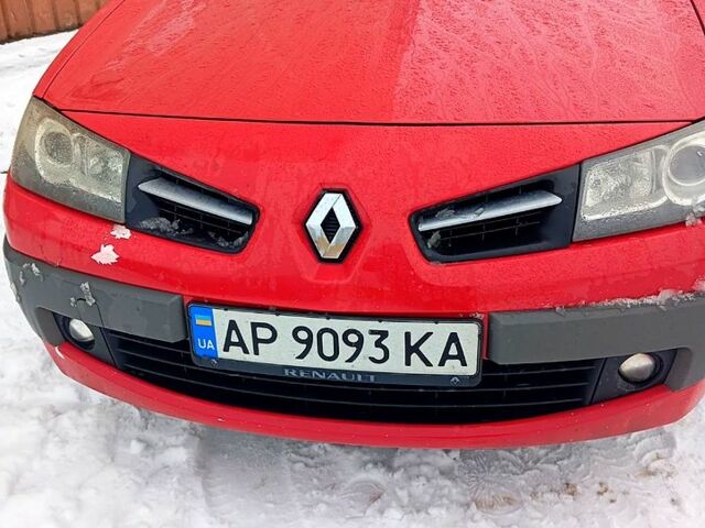Красный Рено Меган, объемом двигателя 1.6 л и пробегом 211 тыс. км за 5900 $, фото 11 на Automoto.ua
