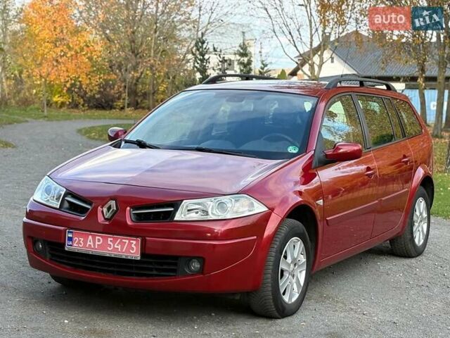 Рено Меган 2009 в Хмельницком на Automoto.ua Красный Рено Меган, объемом двигателя 1.6 л и пробегом 157 тыс. км за 5800 $, фото 1 на Automoto.ua
