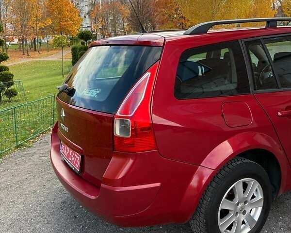 Рено Меган 2009 в Хмельницком на Automoto.ua Красный Рено Меган, объемом двигателя 1.6 л и пробегом 157 тыс. км за 5800 $, фото 15 на Automoto.ua