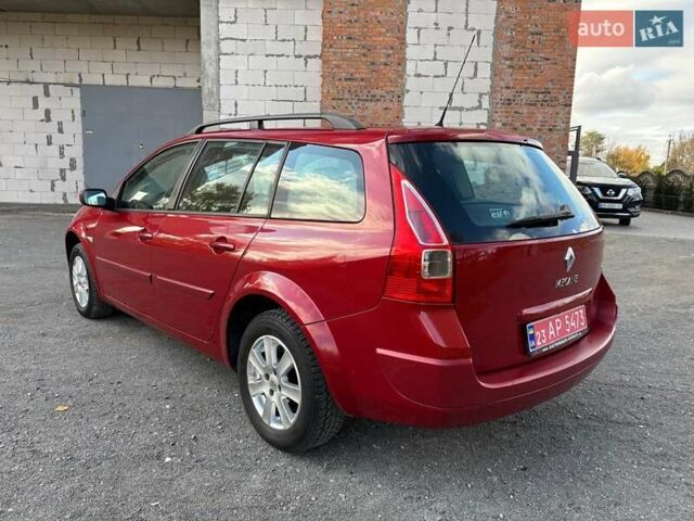 Рено Меган 2009 в Хмельницком на Automoto.ua Красный Рено Меган, объемом двигателя 1.6 л и пробегом 157 тыс. км за 5800 $, фото 21 на Automoto.ua