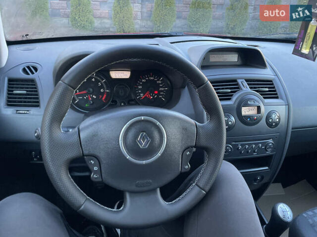 Красный Рено Меган, объемом двигателя 1.6 л и пробегом 222 тыс. км за 5499 $, фото 25 на Automoto.ua