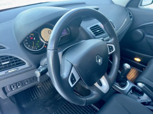 Червоний Рено Меган, об'ємом двигуна 1.6 л та пробігом 185 тис. км за 7300 $, фото 18 на Automoto.ua