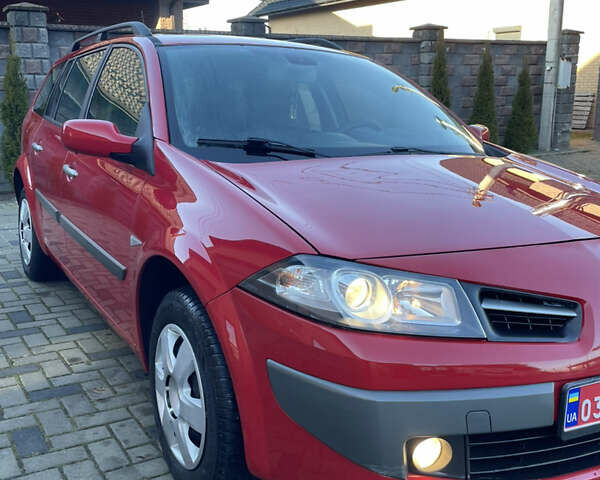 Красный Рено Меган, объемом двигателя 1.6 л и пробегом 222 тыс. км за 5499 $, фото 5 на Automoto.ua