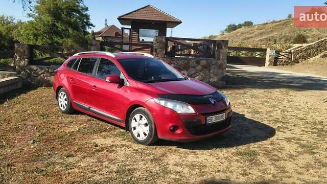 Красный Рено Меган, объемом двигателя 1.46 л и пробегом 393 тыс. км за 6200 $, фото 11 на Automoto.ua