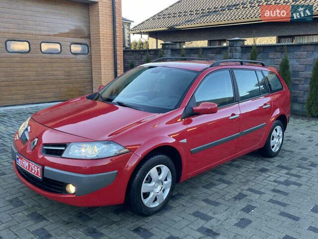 Красный Рено Меган, объемом двигателя 1.6 л и пробегом 222 тыс. км за 5499 $, фото 8 на Automoto.ua