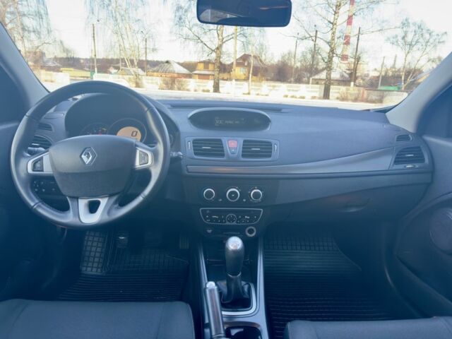 Червоний Рено Меган, об'ємом двигуна 1.6 л та пробігом 185 тис. км за 7300 $, фото 17 на Automoto.ua