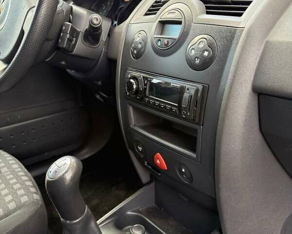 Рено Меган 2009 в Хмельницком на Automoto.ua Красный Рено Меган, объемом двигателя 1.6 л и пробегом 157 тыс. км за 5800 $, фото 35 на Automoto.ua