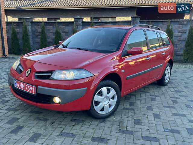 Красный Рено Меган, объемом двигателя 1.6 л и пробегом 222 тыс. км за 5499 $, фото 2 на Automoto.ua