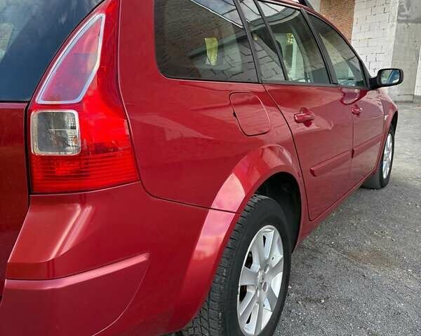 Рено Меган 2009 в Хмельницком на Automoto.ua Красный Рено Меган, объемом двигателя 1.6 л и пробегом 157 тыс. км за 5800 $, фото 12 на Automoto.ua