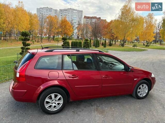 Рено Меган 2009 в Хмельницком на Automoto.ua Красный Рено Меган, объемом двигателя 1.6 л и пробегом 157 тыс. км за 5800 $, фото 4 на Automoto.ua