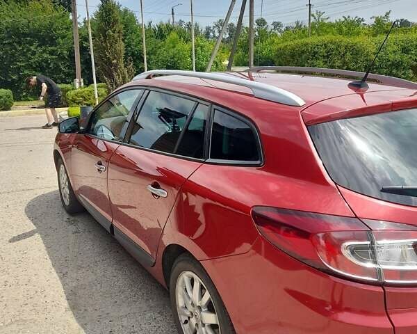 Красный Рено Меган, объемом двигателя 1.87 л и пробегом 232 тыс. км за 6800 $, фото 2 на Automoto.ua