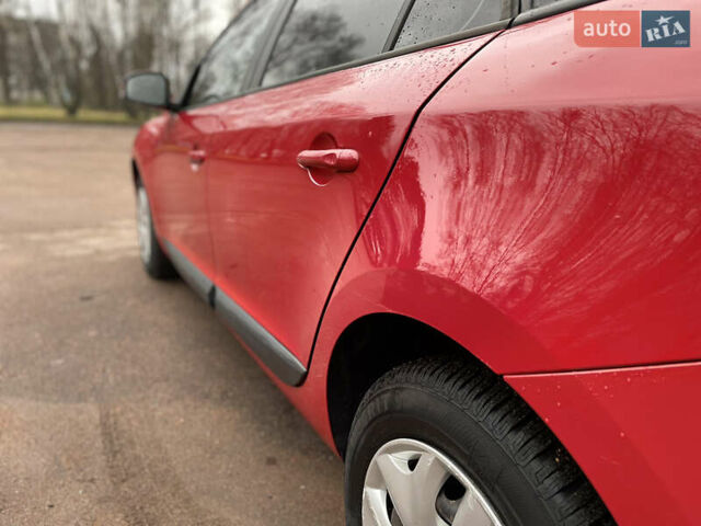Красный Рено Меган, объемом двигателя 1.6 л и пробегом 208 тыс. км за 6299 $, фото 17 на Automoto.ua