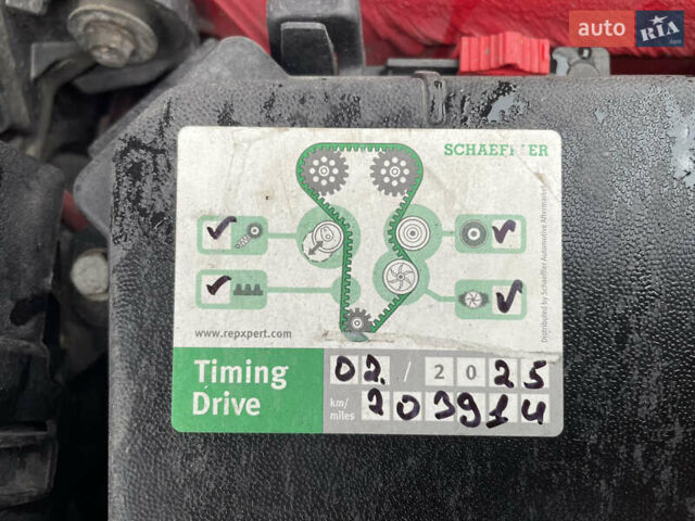 Красный Рено Меган, объемом двигателя 1.6 л и пробегом 208 тыс. км за 6299 $, фото 21 на Automoto.ua