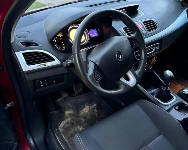 Красный Рено Меган, объемом двигателя 1.46 л и пробегом 268 тыс. км за 6800 $, фото 4 на Automoto.ua