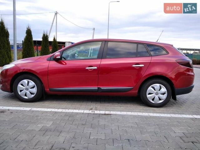 Рено Меган 2010 у Стрые на Automoto.ua Червоний Рено Меган, об'ємом двигуна 1.46 л та пробігом 260 тис. км за 6800 $, фото 5 на Automoto.ua