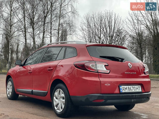 Красный Рено Меган, объемом двигателя 1.6 л и пробегом 208 тыс. км за 6299 $, фото 8 на Automoto.ua