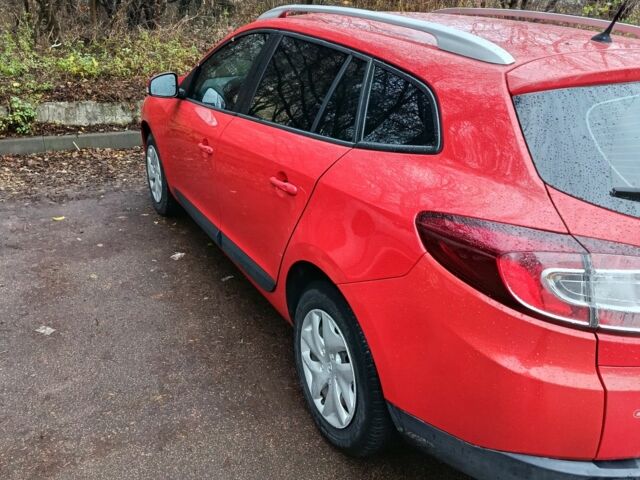 Червоний Рено Меган, об'ємом двигуна 1.6 л та пробігом 208 тис. км за 6300 $, фото 1 на Automoto.ua