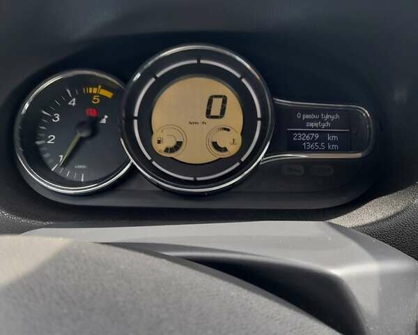 Красный Рено Меган, объемом двигателя 1.87 л и пробегом 232 тыс. км за 6800 $, фото 6 на Automoto.ua