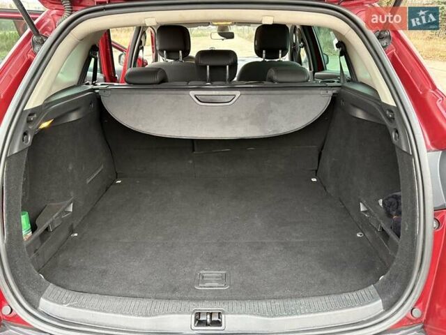 Красный Рено Меган, объемом двигателя 1.46 л и пробегом 229 тыс. км за 7200 $, фото 42 на Automoto.ua