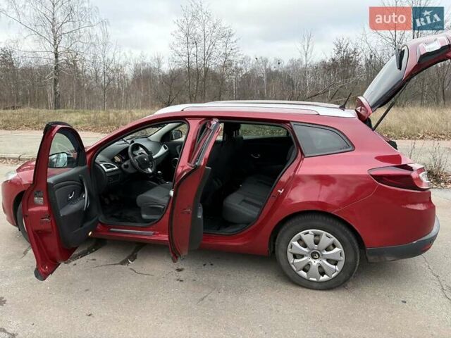 Красный Рено Меган, объемом двигателя 1.46 л и пробегом 229 тыс. км за 7200 $, фото 22 на Automoto.ua