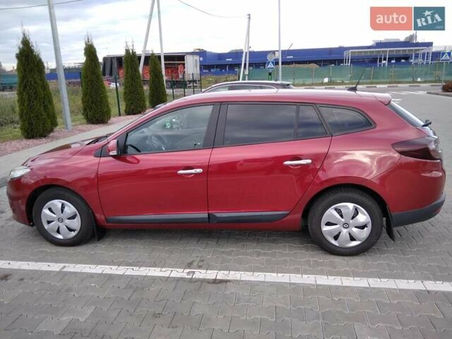 Рено Меган 2010 у Стрые на Automoto.ua Червоний Рено Меган, об'ємом двигуна 1.46 л та пробігом 260 тис. км за 6800 $, фото 83 на Automoto.ua