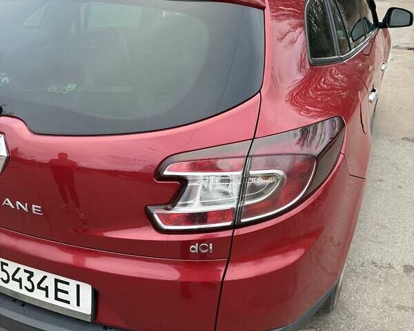 Красный Рено Меган, объемом двигателя 1.46 л и пробегом 229 тыс. км за 7200 $, фото 48 на Automoto.ua