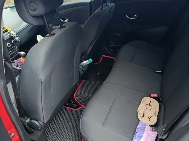 Червоний Рено Меган, об'ємом двигуна 1.6 л та пробігом 208 тис. км за 6300 $, фото 4 на Automoto.ua