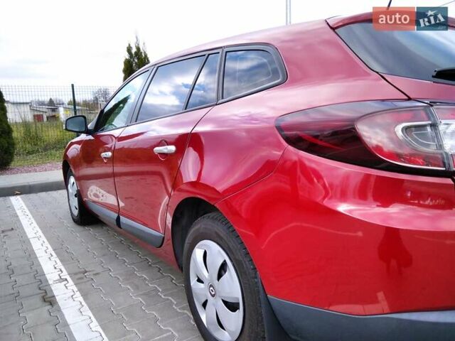 Рено Меган 2010 у Стрые на Automoto.ua Червоний Рено Меган, об'ємом двигуна 1.46 л та пробігом 260 тис. км за 6800 $, фото 61 на Automoto.ua