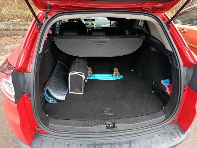 Червоний Рено Меган, об'ємом двигуна 1.6 л та пробігом 208 тис. км за 6300 $, фото 5 на Automoto.ua