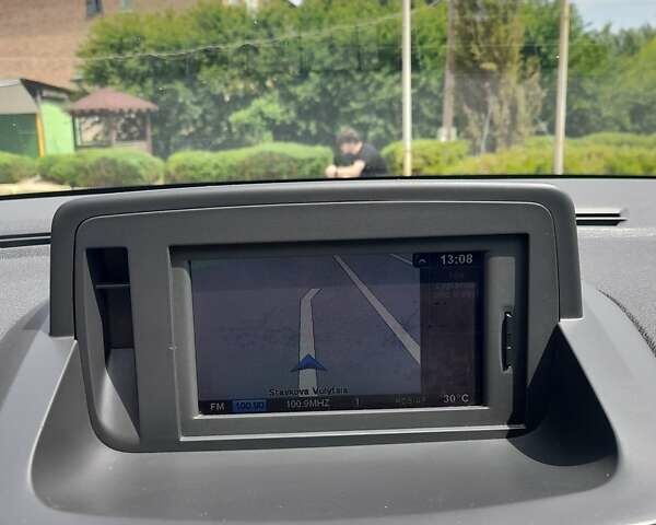 Красный Рено Меган, объемом двигателя 1.87 л и пробегом 232 тыс. км за 6800 $, фото 10 на Automoto.ua