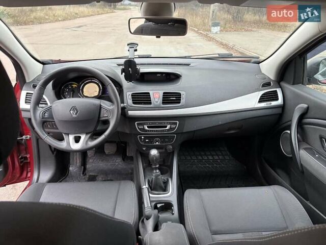 Красный Рено Меган, объемом двигателя 1.46 л и пробегом 229 тыс. км за 7200 $, фото 49 на Automoto.ua