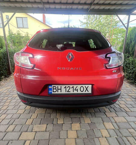 Красный Рено Меган, объемом двигателя 1.46 л и пробегом 300 тыс. км за 6200 $, фото 3 на Automoto.ua