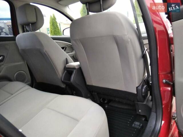 Рено Меган 2010 у Стрые на Automoto.ua Червоний Рено Меган, об'ємом двигуна 1.46 л та пробігом 260 тис. км за 6800 $, фото 40 на Automoto.ua