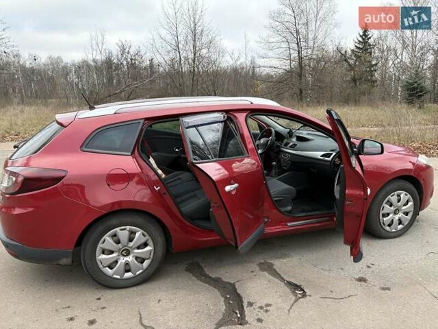 Красный Рено Меган, объемом двигателя 1.46 л и пробегом 229 тыс. км за 7200 $, фото 46 на Automoto.ua