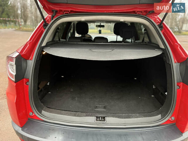 Красный Рено Меган, объемом двигателя 1.6 л и пробегом 208 тыс. км за 6450 $, фото 26 на Automoto.ua