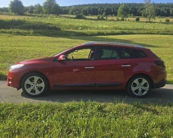 Красный Рено Меган, объемом двигателя 2 л и пробегом 189 тыс. км за 2354 $, фото 3 на Automoto.ua