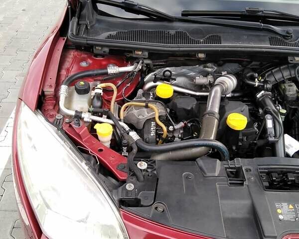 Рено Меган 2010 у Стрые на Automoto.ua Червоний Рено Меган, об'ємом двигуна 1.46 л та пробігом 260 тис. км за 6800 $, фото 55 на Automoto.ua