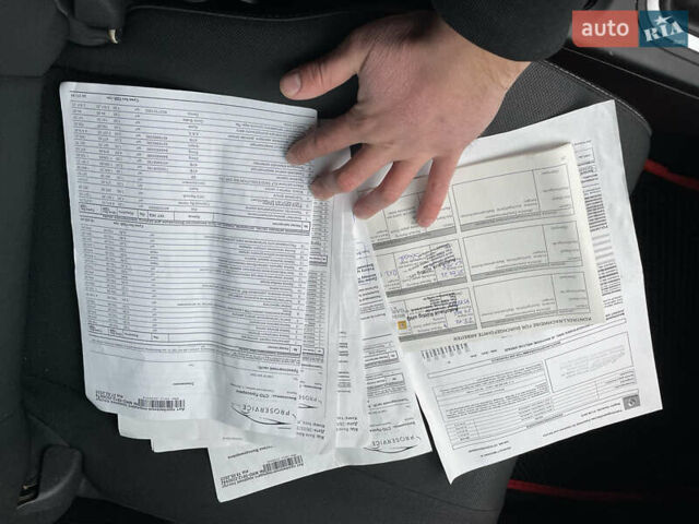 Красный Рено Меган, объемом двигателя 1.6 л и пробегом 208 тыс. км за 6299 $, фото 20 на Automoto.ua